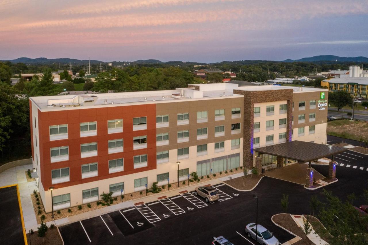 Holiday Inn Express & Suites - Roanoke - Civic Center Esterno foto