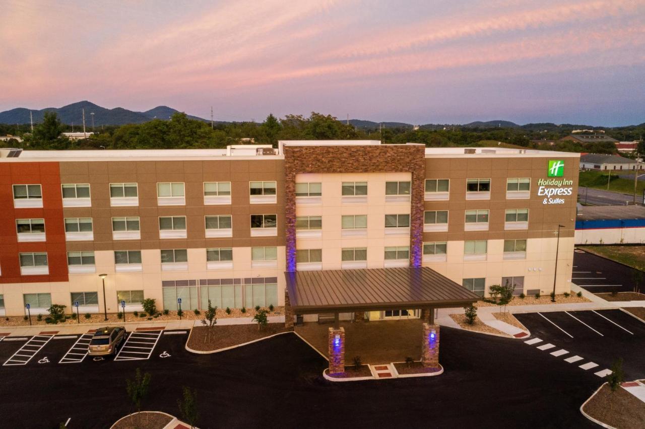 Holiday Inn Express & Suites - Roanoke - Civic Center Esterno foto