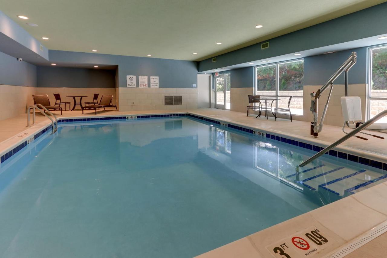 Holiday Inn Express & Suites - Roanoke - Civic Center Esterno foto