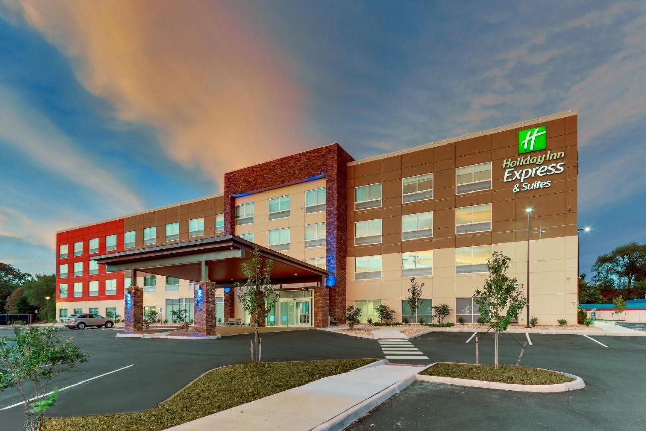 Holiday Inn Express & Suites - Roanoke - Civic Center Esterno foto