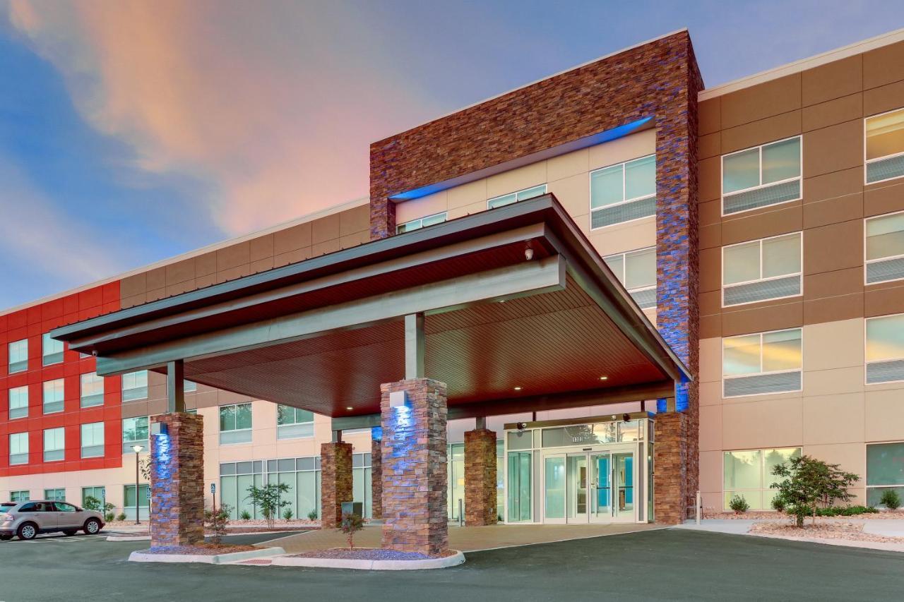 Holiday Inn Express & Suites - Roanoke - Civic Center Esterno foto
