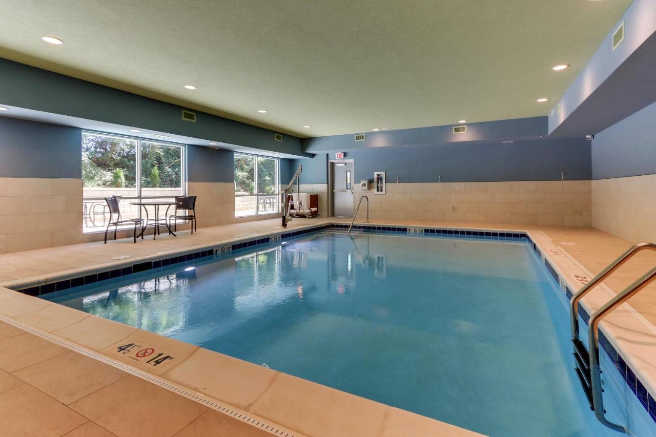 Holiday Inn Express & Suites - Roanoke - Civic Center Esterno foto