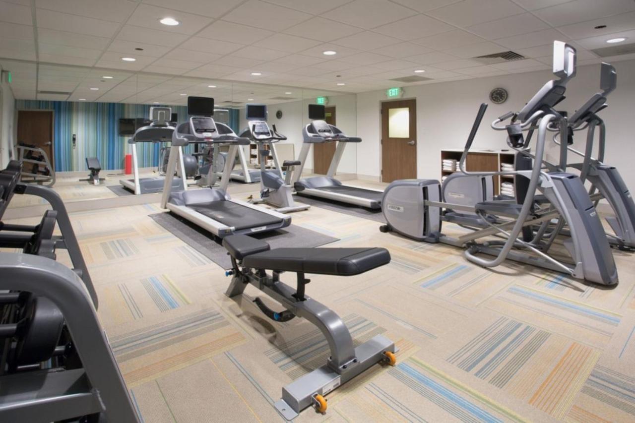 Holiday Inn Express & Suites - Roanoke - Civic Center Esterno foto