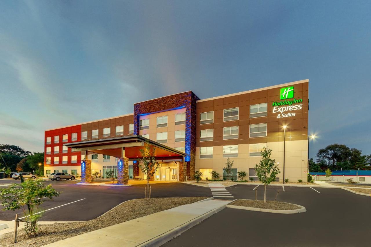Holiday Inn Express & Suites - Roanoke - Civic Center Esterno foto