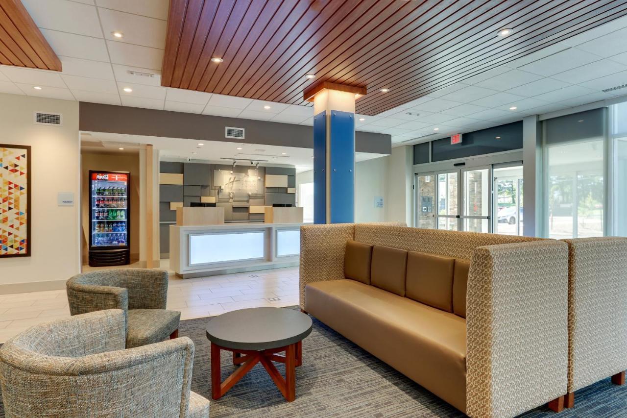 Holiday Inn Express & Suites - Roanoke - Civic Center Esterno foto